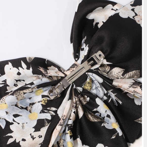 Floral Oversize Hair Bow (Clip)🧸🎀 - Picture 4 of 5